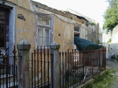 Fachada, 'a direita