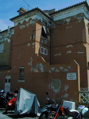 Fachada na rua Bernardo de Passos