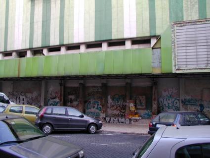fachada e portas emparedadas